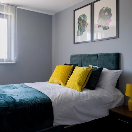Pahuna Ghar Birmigham City 2 Bedroom Apartment- Short To Mid Term Let-Free Secure Parking 伯明翰 外观 照片