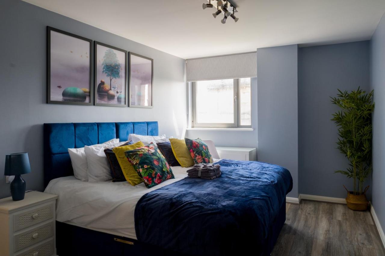Pahuna Ghar Birmigham City 2 Bedroom Apartment- Short To Mid Term Let-Free Secure Parking 伯明翰 外观 照片